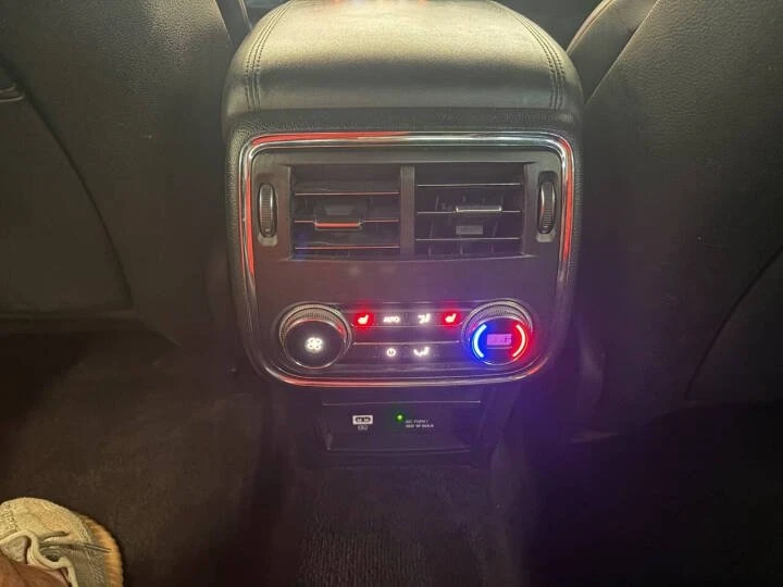 2018 Lincoln Continental 10th Gen - Image 10 of 18