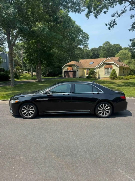 2018 Lincoln Continental 10th Gen - Image 5 of 12
