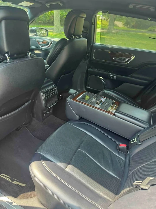 2018 Lincoln Continental 10th Gen - Image 9 of 12