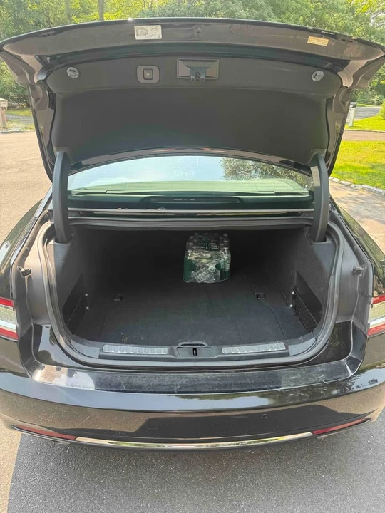 2018 Lincoln Continental 10th Gen - Image 10 of 12