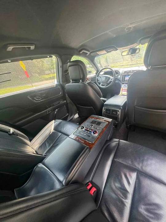 2018 Lincoln Continental 10th Gen - Image 8 of 12