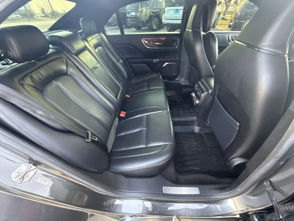 2018 Lincoln Continental 10th Gen - Image 7 of 10