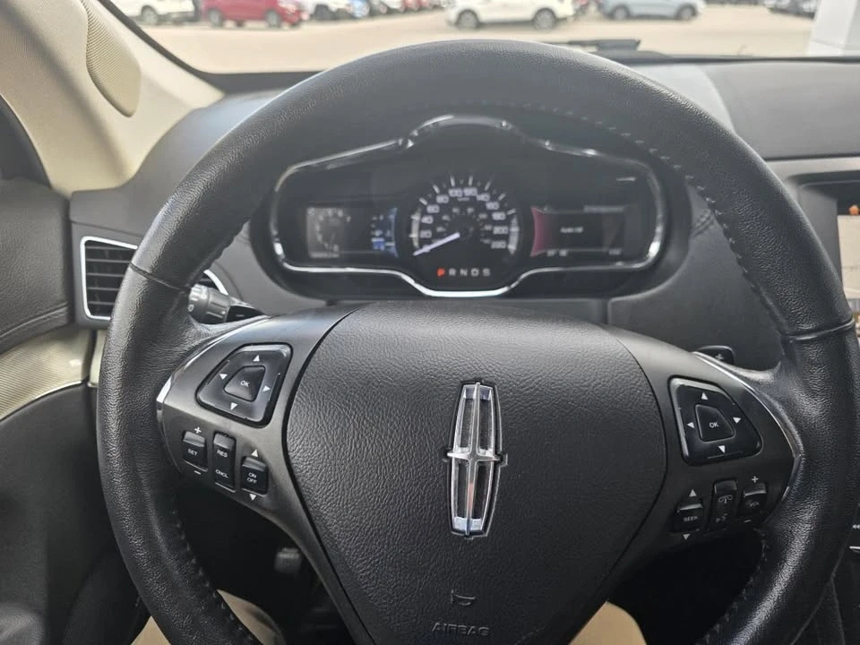 2018 Lincoln MKT - Image 8 of 10