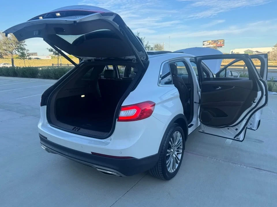 2018 Lincoln MKX - Image 9 of 16