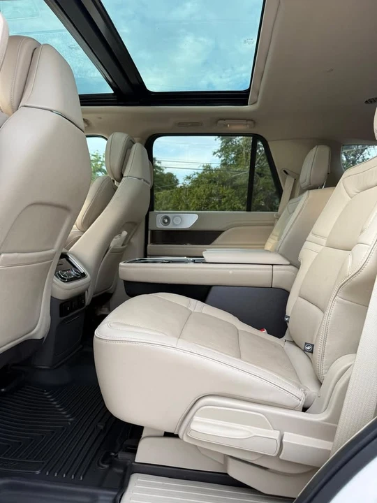 2018 Lincoln Navigator 4th Gen - Image 10 of 13