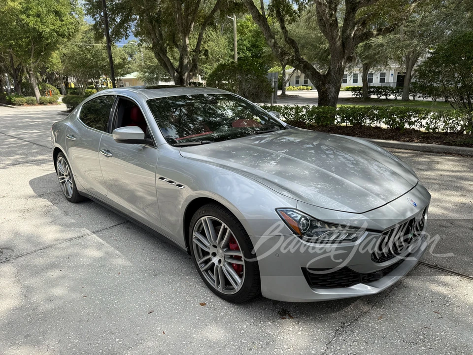 2018 Maserati Ghibli 3rd Gen - Image 16 of 27