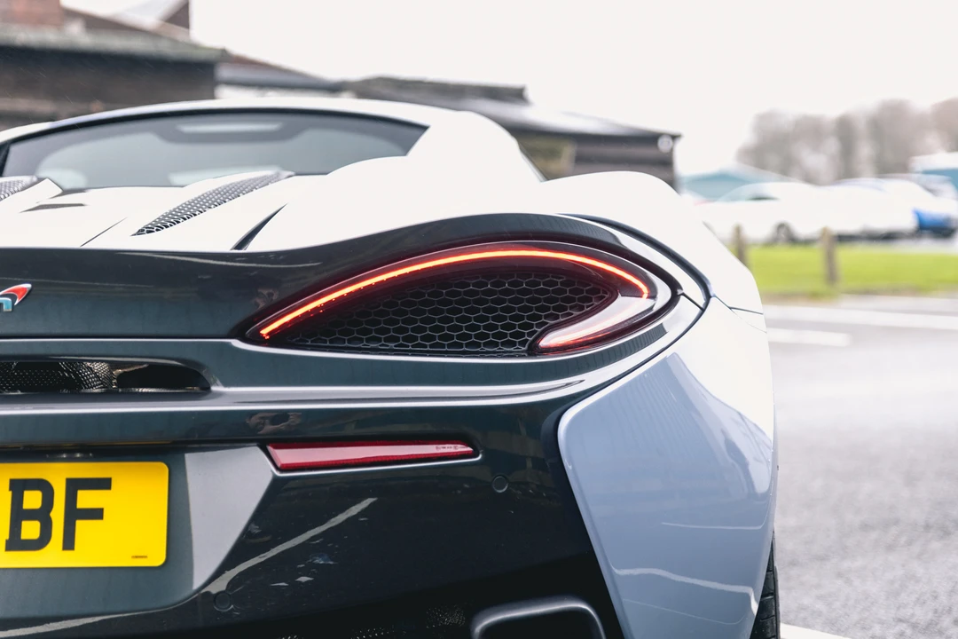 2018 McLaren 570S - Image 17 of 31