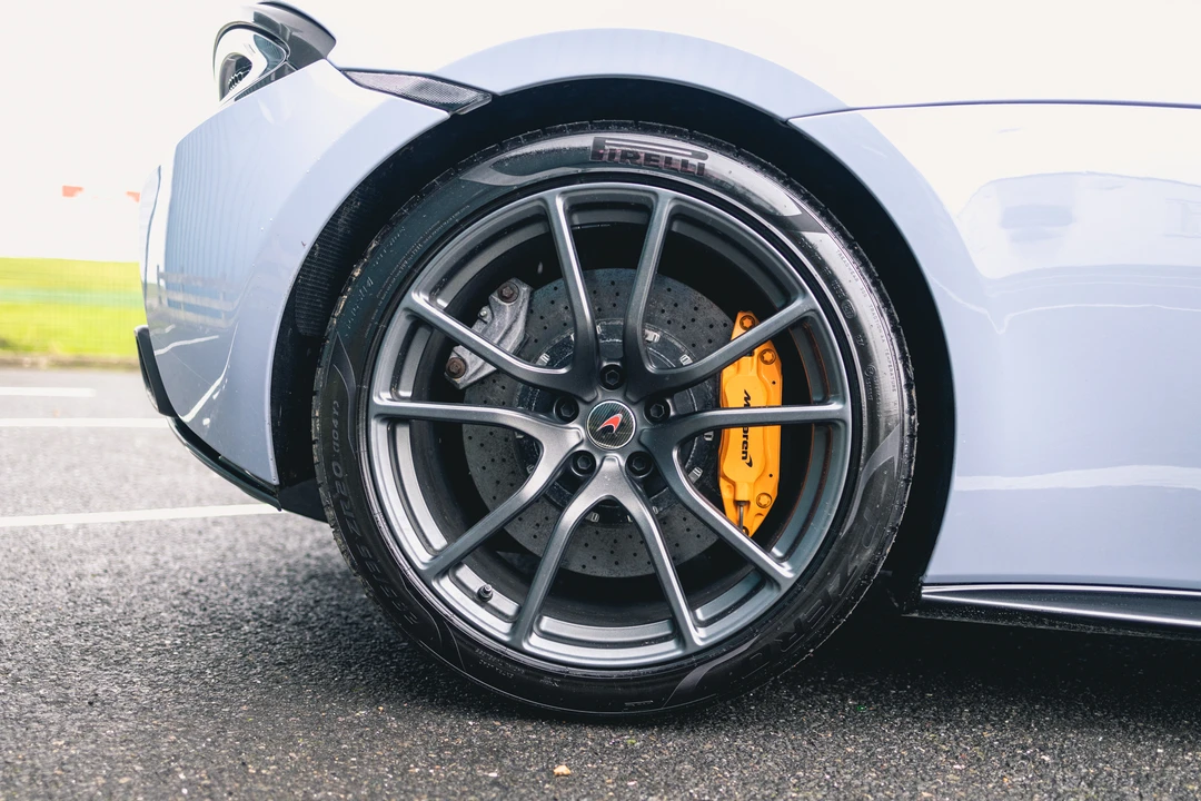 2018 McLaren 570S - Image 26 of 31
