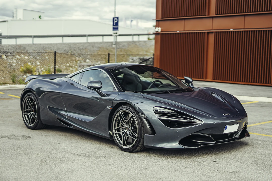 2018 McLaren 720S - Image 2 of 31