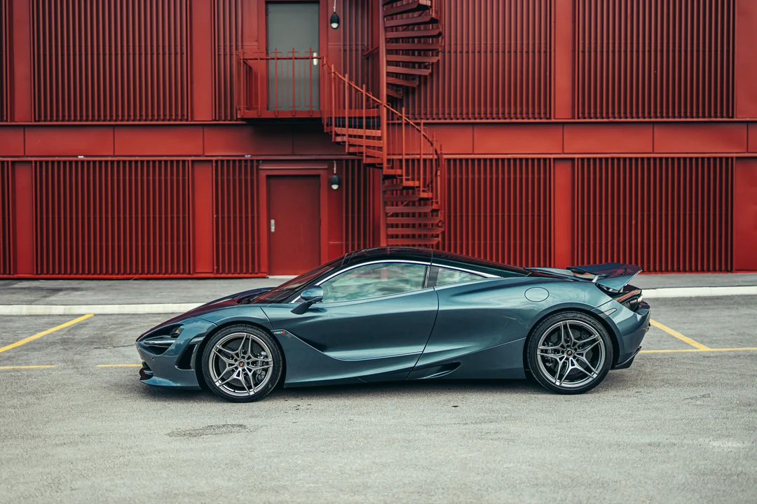 2018 McLaren 720S - Image 8 of 31
