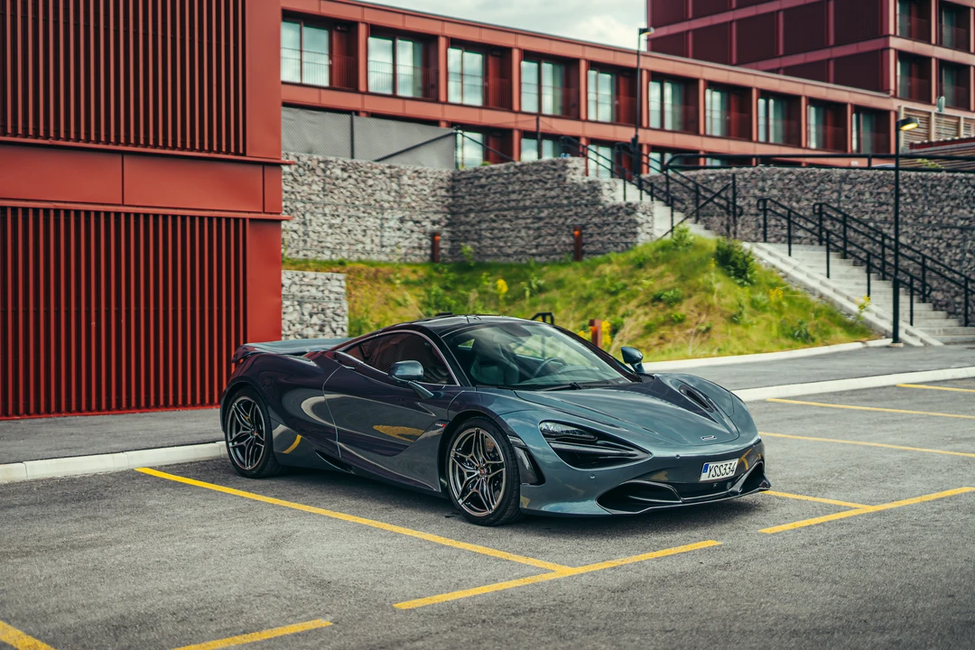 2018 McLaren 720S - Image 10 of 31