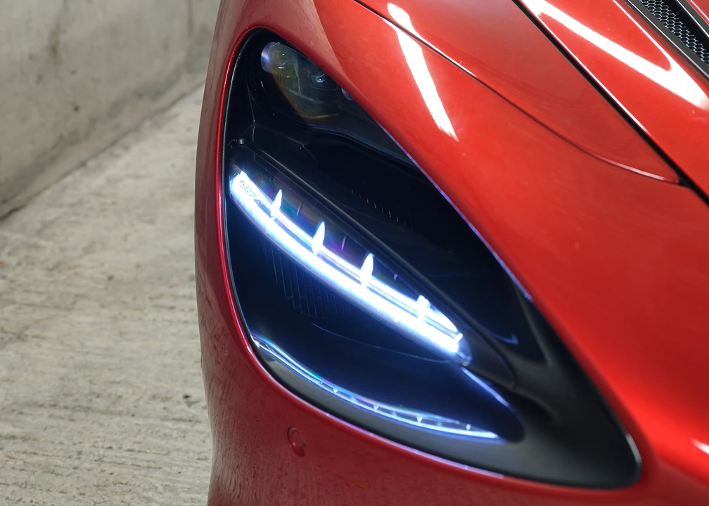 2018 McLaren 720S - Image 26 of 31