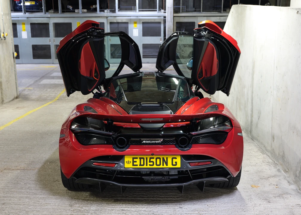 2018 McLaren 720S - Image 8 of 31