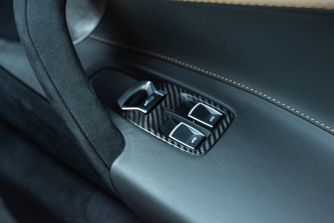 2018 McLaren 720S - Image 30 of 31