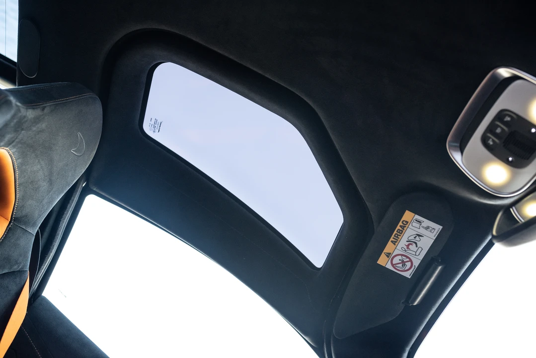 2018 McLaren 720S - Image 26 of 31