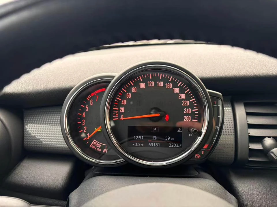 2018 Mini Mini 3rd Gen - Image 7 of 10