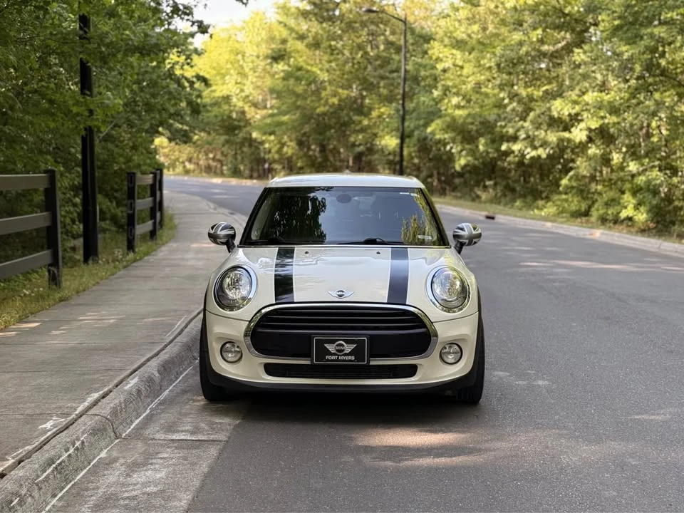 2018 Mini Mini 3rd Gen - Image 2 of 20
