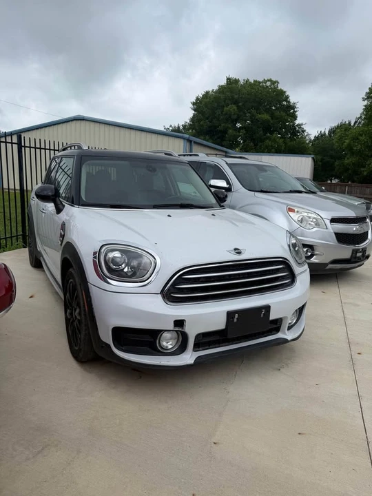 2018 Mini Mini 3rd Gen - Image 2 of 5