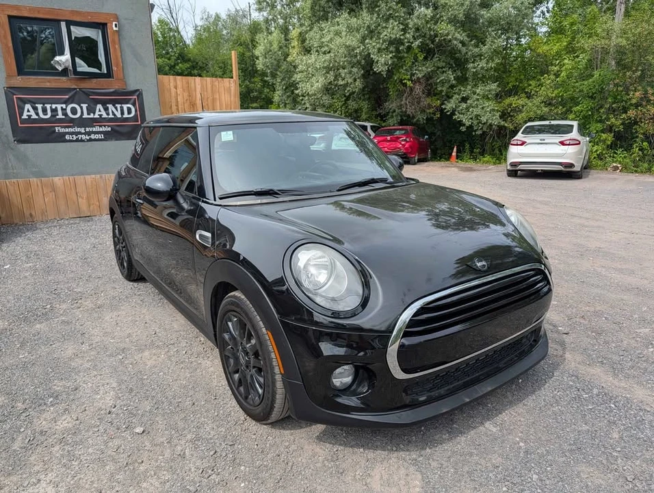 2018 Mini Mini Cooper S 3rd Gen - Image 3 of 8