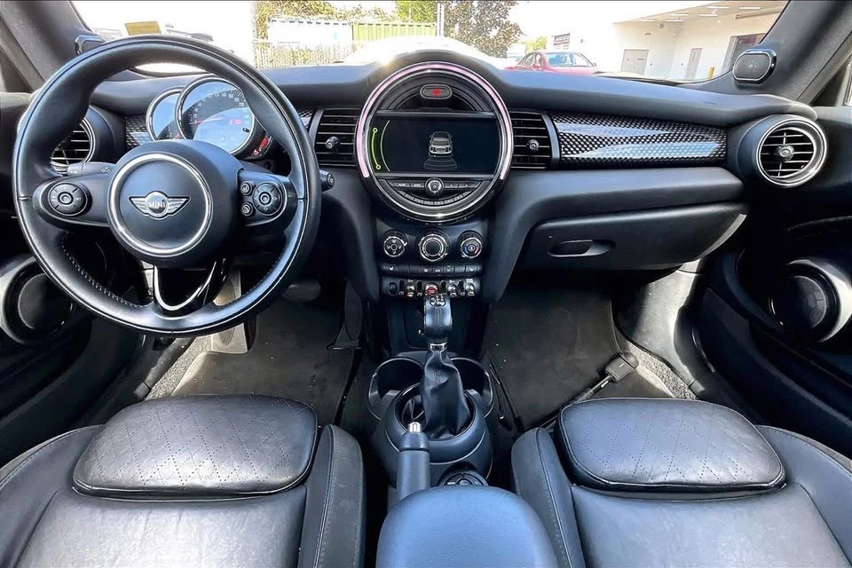 2018 Mini Mini Cooper S 3rd Gen - Image 9 of 20
