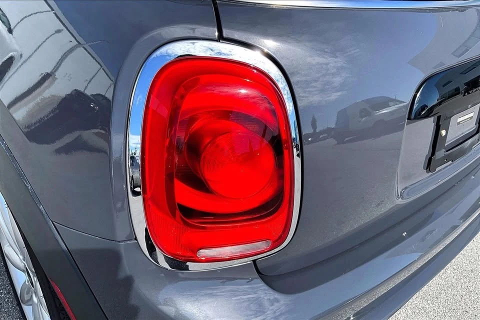 2018 Mini Mini Cooper S 3rd Gen - Image 17 of 20