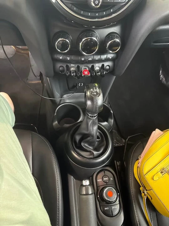2018 Mini Mini Cooper S 3rd Gen - Image 11 of 17