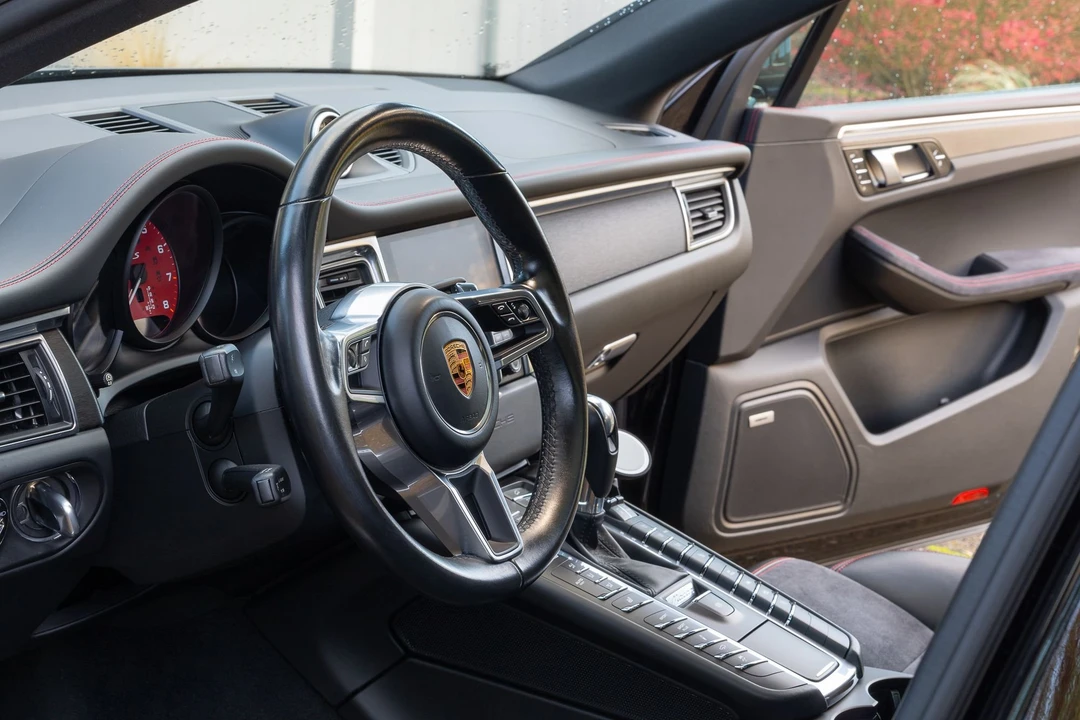 2018 Porsche Macan GTS - Image 8 of 12