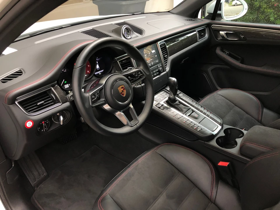 2018 Porsche Macan GTS - Image 18 of 19