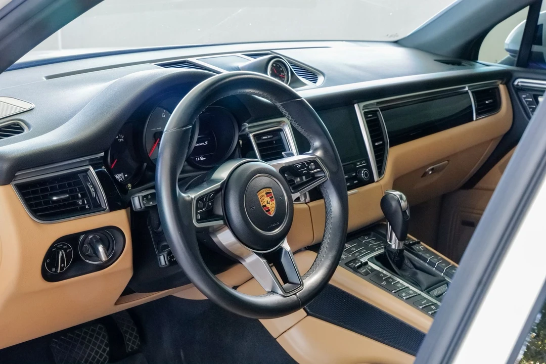 2018 Porsche Macan S - Image 9 of 12