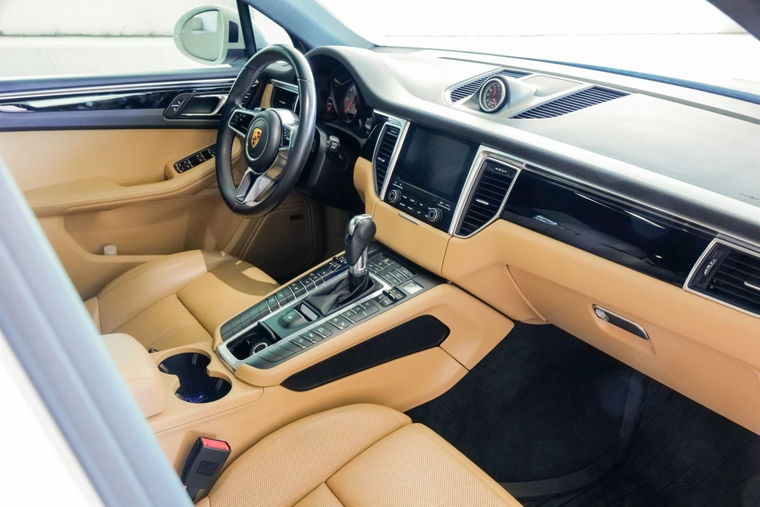 2018 Porsche Macan S - Image 10 of 12
