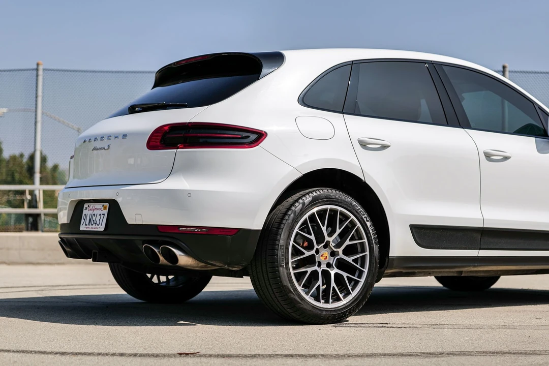 2018 Porsche Macan S - Image 8 of 12