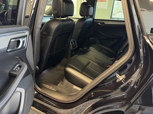 2018 Porsche Macan Turbo - Image 14 of 22
