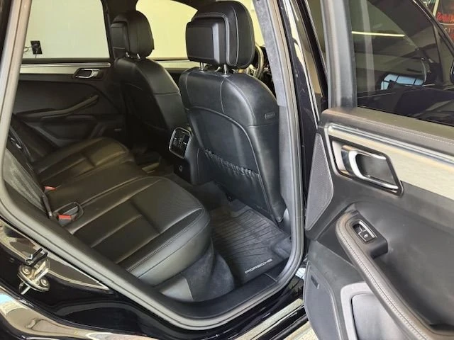 2018 Porsche Macan Turbo - Image 16 of 22
