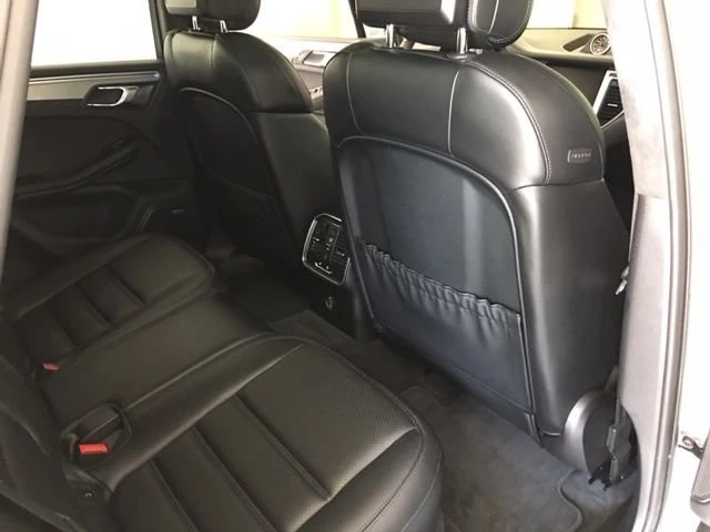 2018 Porsche Macan Turbo - Image 13 of 19