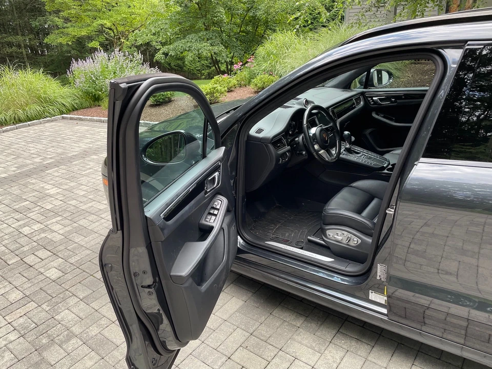 2018 Porsche Macan Turbo - Image 2 of 8