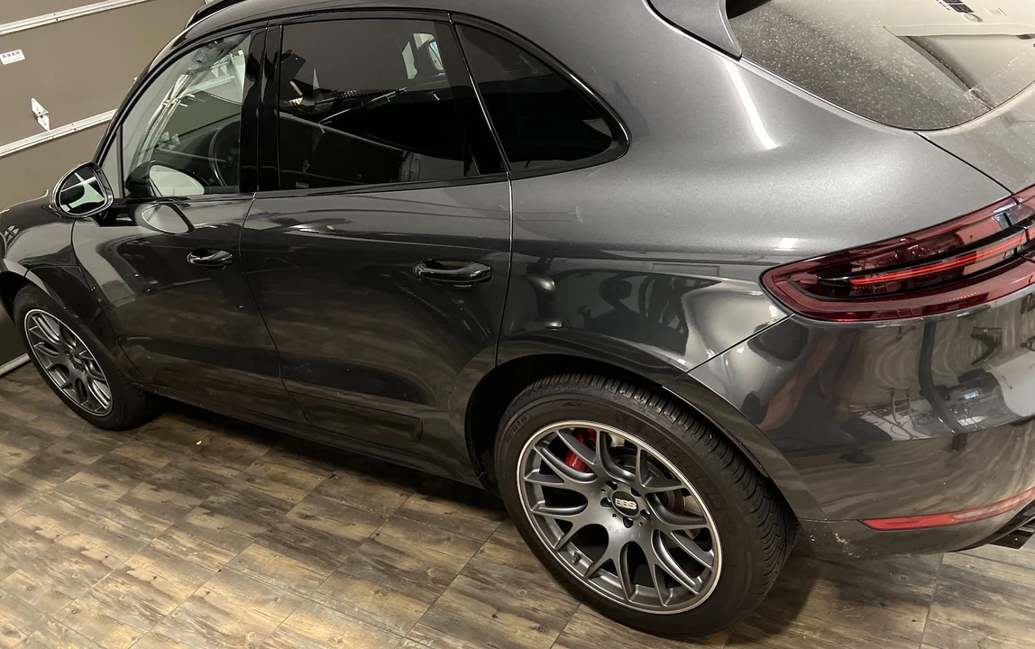 2018 Porsche Macan Turbo - Image 8 of 8