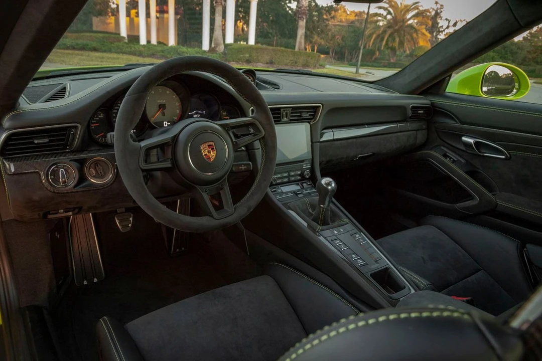 2018 Porsche 911 - Image 7 of 18