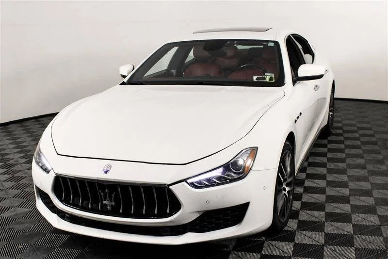 2018 Maserati Ghibli 3rd Gen - Image 13 of 20