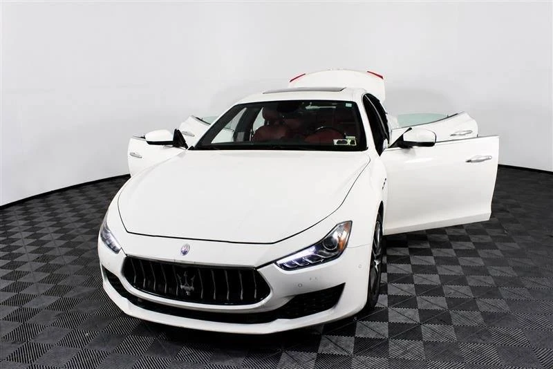 2018 Maserati Ghibli 3rd Gen - Image 14 of 20