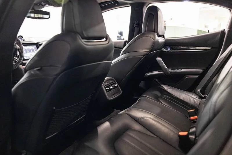 2018 Maserati Ghibli 3rd Gen - Image 17 of 19
