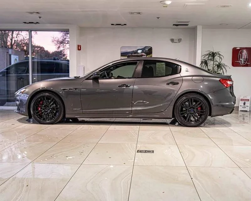 2018 Maserati Ghibli 3rd Gen - Image 2 of 19