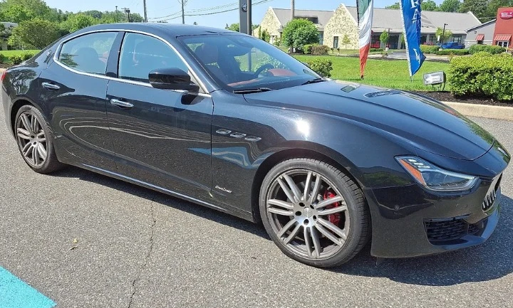 2018 Maserati Ghibli 3rd Gen - Image 2 of 11