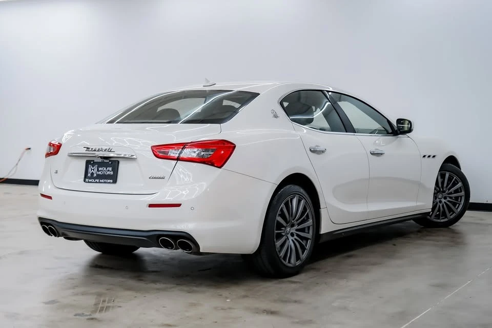 2018 Maserati Ghibli 3rd Gen - Image 9 of 17