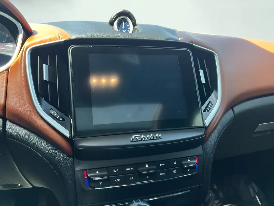2018 Maserati Ghibli 3rd Gen - Image 14 of 17