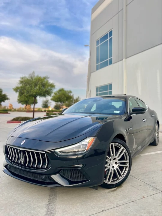 2018 Maserati Ghibli 3rd Gen - Image 5 of 15