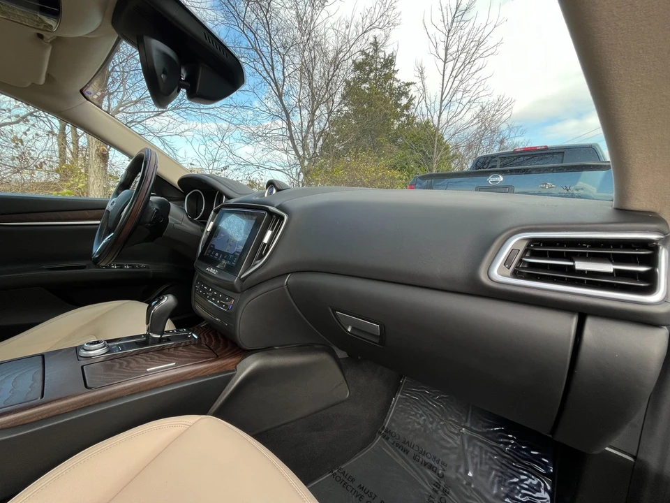 2018 Maserati Ghibli 3rd Gen - Image 19 of 21