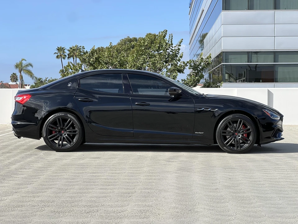 2018 Maserati Ghibli 3rd Gen - Image 13 of 31