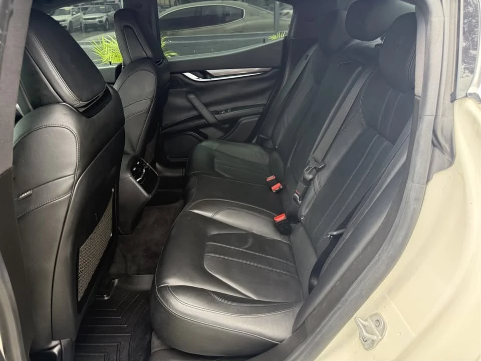 2018 Maserati Ghibli 3rd Gen - Image 15 of 20