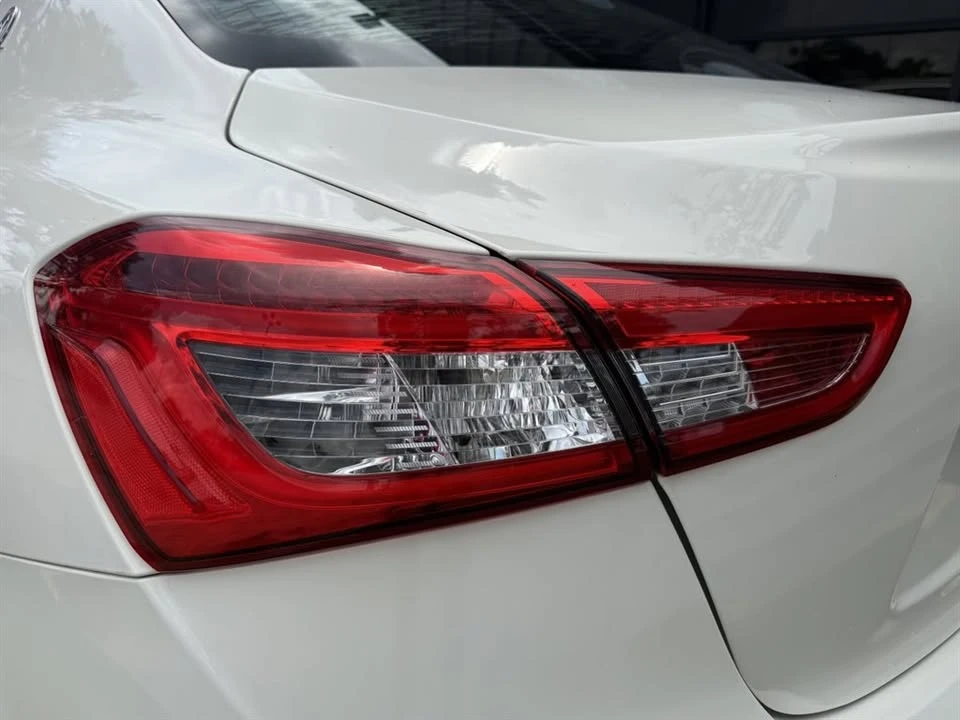 2018 Maserati Ghibli 3rd Gen - Image 11 of 20