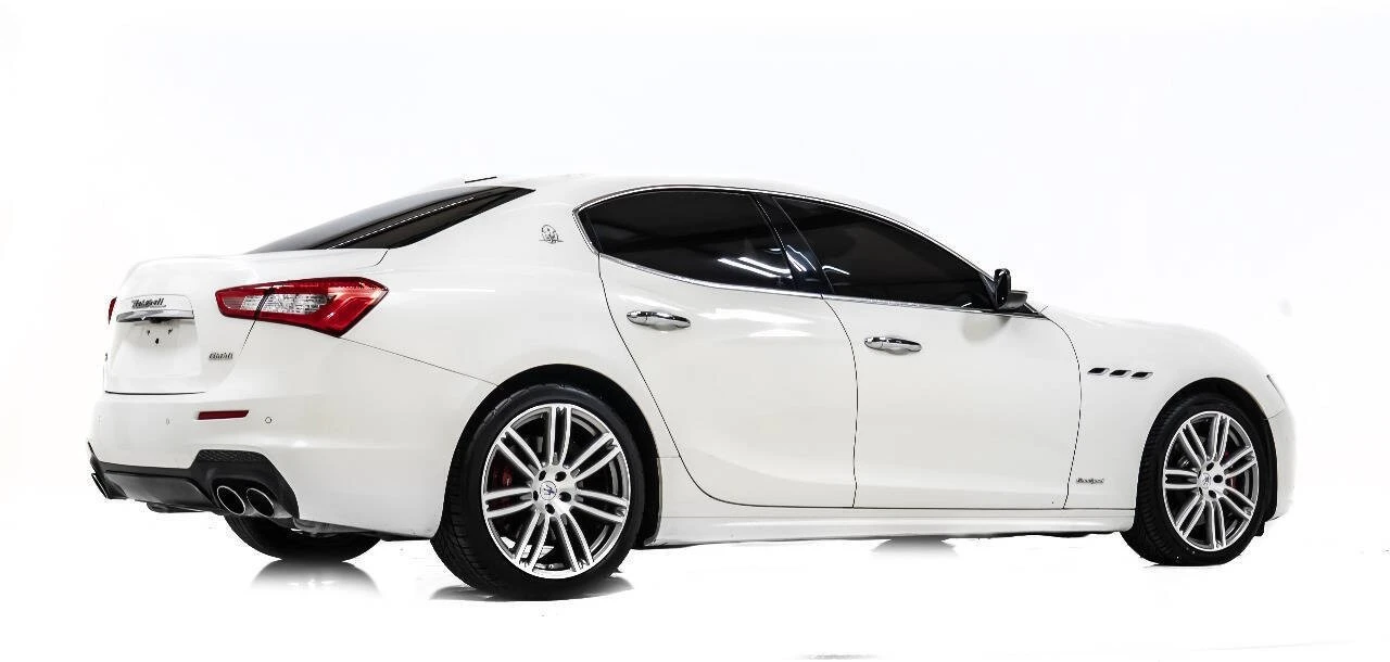 2018 Maserati Ghibli 3rd Gen - Image 3 of 12